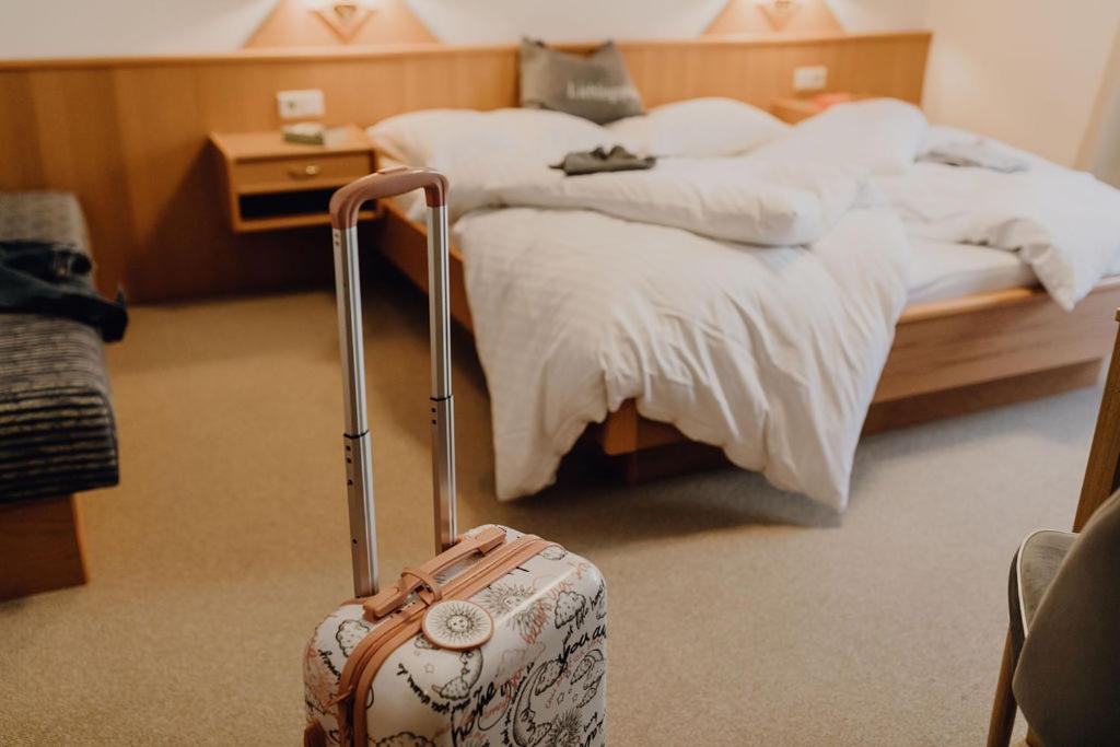 Dorfcafe Unken Hotelpension Swirtshaus Im Dorf Bagian luar foto