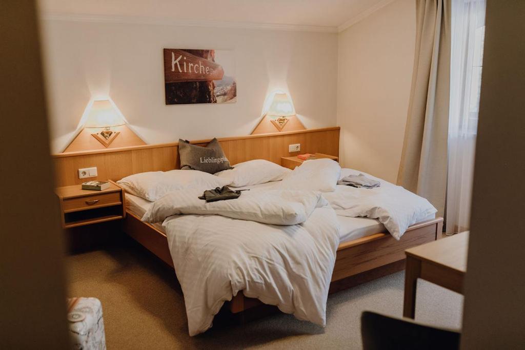 Dorfcafe Unken Hotelpension Swirtshaus Im Dorf Bagian luar foto