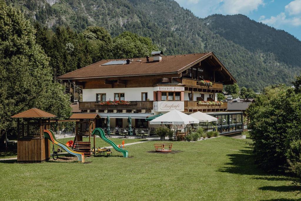 Dorfcafe Unken Hotelpension Swirtshaus Im Dorf Bagian luar foto