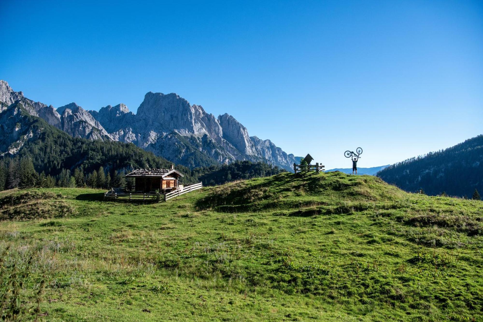 Dorfcafe Unken Hotelpension Swirtshaus Im Dorf Bagian luar foto